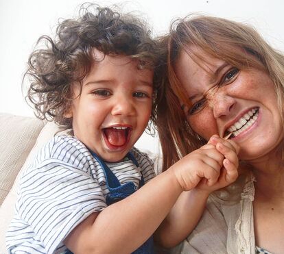 Guerra nas redes: fã defende a cantora mas acaba atacada por Carolina Deslandes