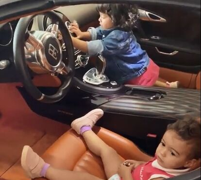 Filhas de Cristiano Ronaldo brincam no Bugatti de milhões