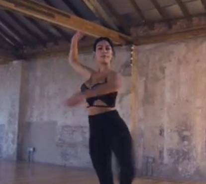 Surpresa! Georgina recorda infância dançando para os fãs. Veja os vídeos!