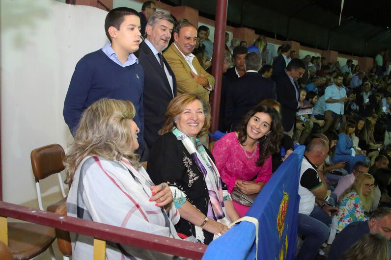 Tourada Real, d. duarte pio, isabel de herédia, afonso, maria francisca, dinis, real tertúlia tauromáquica, salvaterra de magos 