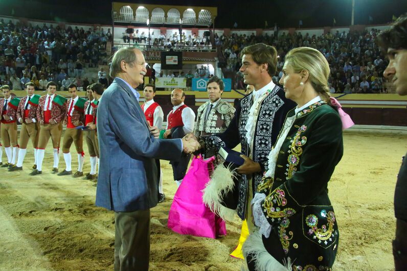 Tourada Real, d. duarte pio, isabel de herédia, afonso, maria francisca, dinis, real tertúlia tauromáquica, salvaterra de magos 