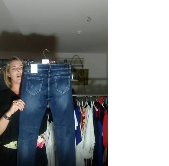 Cantora Micaela, polémica, penhoras, banca, negócio, venda de roupa, internet