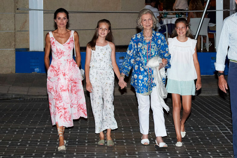 Letizia e Felipe com as filhas, Leonor e Sofia 