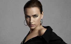 Caramba, que assombro!  Irina Shayk despe-se para nova campanha
