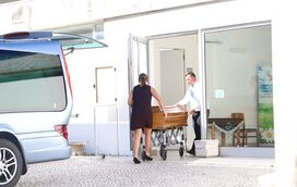 Longe dos amigos e do ex-marido. Corpo de Eduardo Beauté já está na Marinha Grande