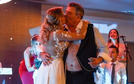 As imagens que faltavam do casamento do Toy! Noite de loucura, música e striptease