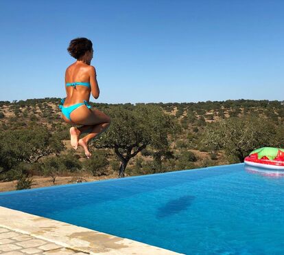 Fátima Lopes está magra demais ou está em grande forma?! Ela mostra tudo