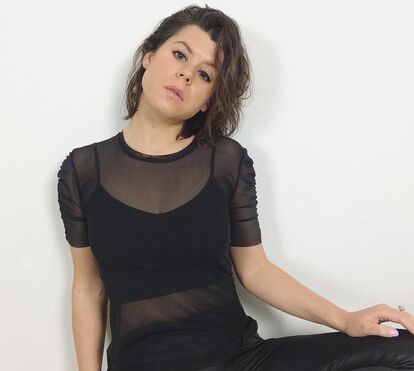 Tragédia: De passagem por Portugal, cantora suíça morre ao dar à luz. Polícia já investiga