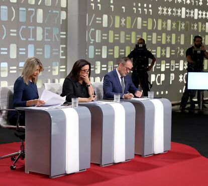 2 políticos, 3 jornalistas