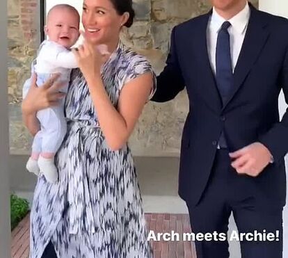 Sorridente e simpático! Meghan e Harry mostram bebé Archie na África do Sul