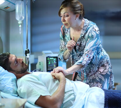As imagens que faltavam: Ângelo Rodrigues na cama de hospital na novela... antes da tragédia na vida real 