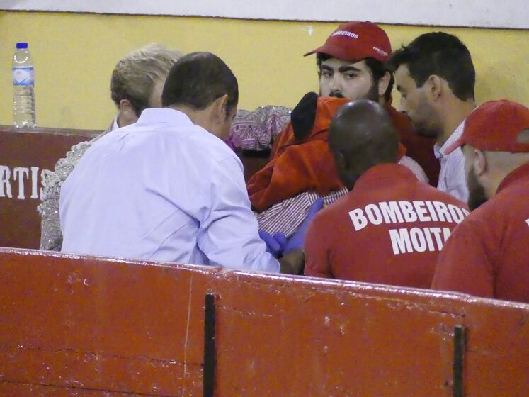 Fernando Clemente, fotógrafo, festas da moita, tourada, toiros, escalpe, prognóstico reservado