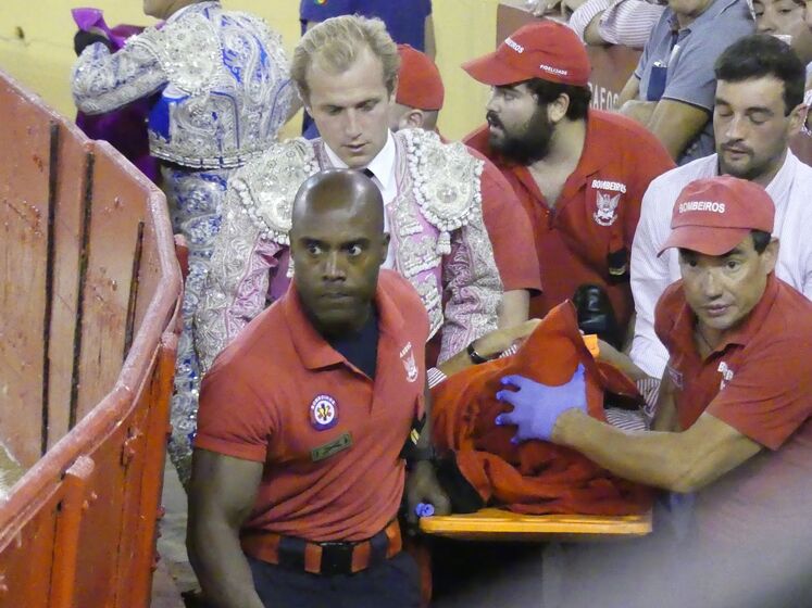 Fernando Clemente, fotógrafo, festas da moita, tourada, toiros, escalpe, prognóstico reservado