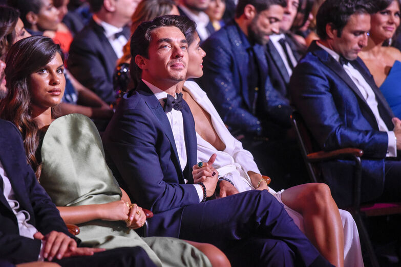 José Mata, Isabela Valadeiro