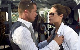 Amor tornado pesadelo: Angelina Jolie faz novas acusações a Brad Pitt. Ator terá esganado um filho e batido noutro