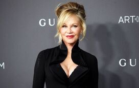 Aos 62 anos, Melanie Griffith mostra-se em lingerie... e é surpreendente