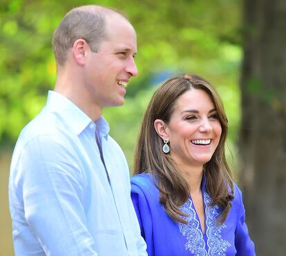 Linda! Kate usa roupa tradicional em visita oficial ao Paquistão