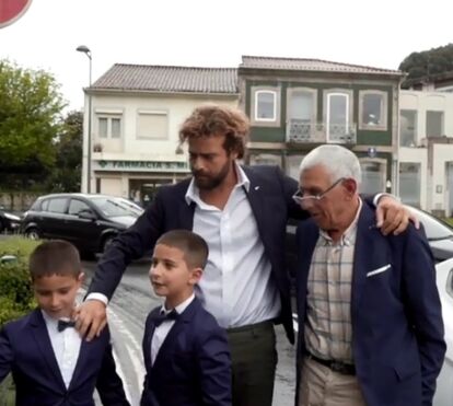 Muita emoção! Gémeos Tomás e Matias de 'Árvore dos Desejos' da SIC surpreendem avô que faz de 'pai e mãe'