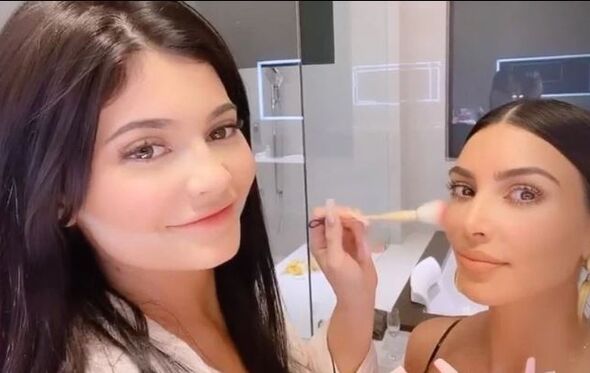 Kim Kardashian e Kylie Jenner