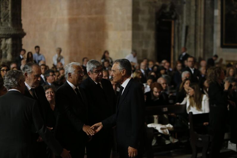 Diogo Freitas do amaral, morte, ministro negócios estrangeiros, funeral, família, cascais, cemitério da Guia
