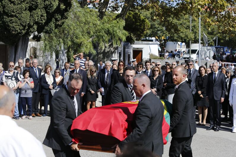 Diogo Freitas do amaral, morte, ministro negócios estrangeiros, funeral, família, cascais, cemitério da Guia