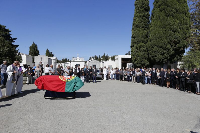 Diogo Freitas do amaral, morte, ministro negócios estrangeiros, funeral, família, cascais, cemitério da Guia