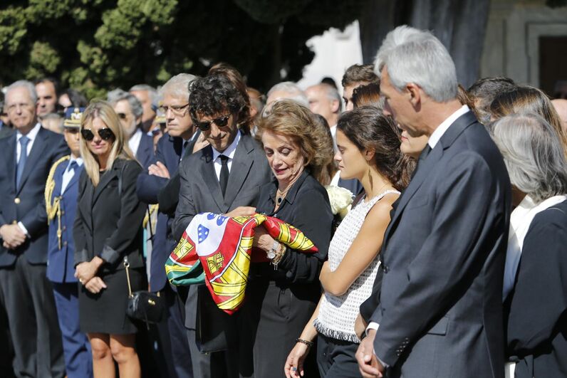 Diogo Freitas do amaral, morte, ministro negócios estrangeiros, funeral, família, cascais, cemitério da Guia