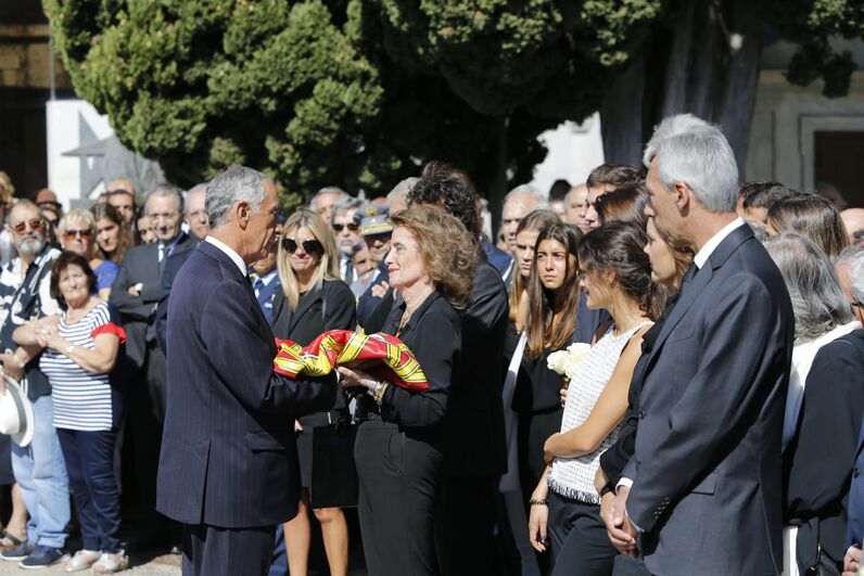 Diogo Freitas do amaral, morte, ministro negócios estrangeiros, funeral, família, cascais, cemitério da Guia