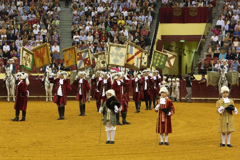 Campo Pequeno, temporada, encerramento, corrida de toiros, gala à antiga portuguesa