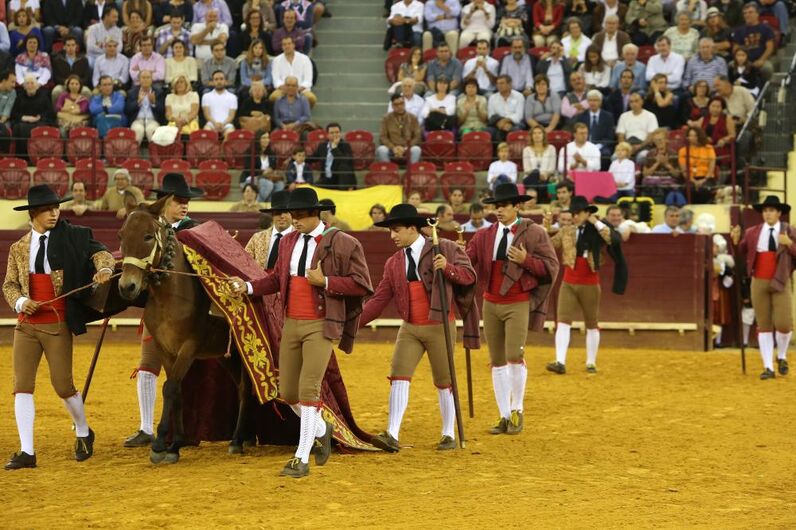 Campo Pequeno, temporada, encerramento, corrida de toiros, gala à antiga portuguesa