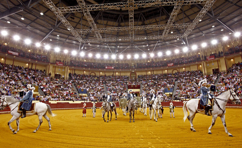 Campo Pequeno, temporada, encerramento, corrida de toiros, gala à antiga portuguesa
