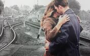casal, encontro, amor, beijo, estação comboios