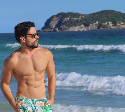 Pedro Carvalho deixa brasileiras loucas