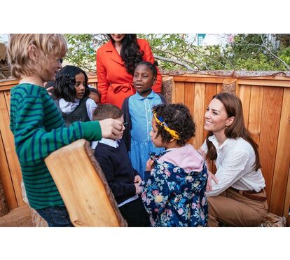 A dedicação de extremo carinho de Kate Middleton com as crianças