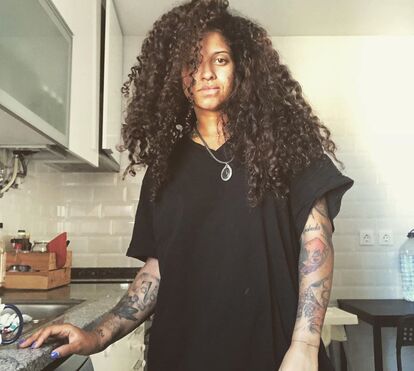 Blaya continua a causar polémica! Cantora mostra-se despida e é criticada: 'Demasiado vulgar'
