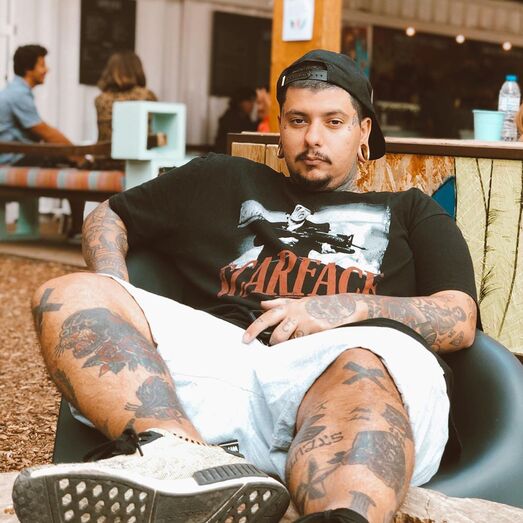 Carolina Deslandes, Agir