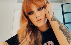 Orgulho! Carolina Deslandes dá os parabéns ao pai por se manter longe das drogas