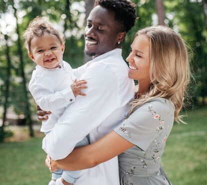 Éder e Sanne, uma família feliz na Rússia, prestes a crescer