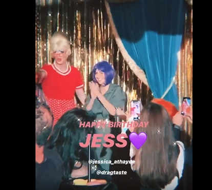 Jessica Athayde festeja 34 anos com amigos famosos e vários artistas transformistas