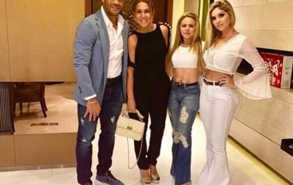 Camila Ângelo com Hulk e a tia, Iran