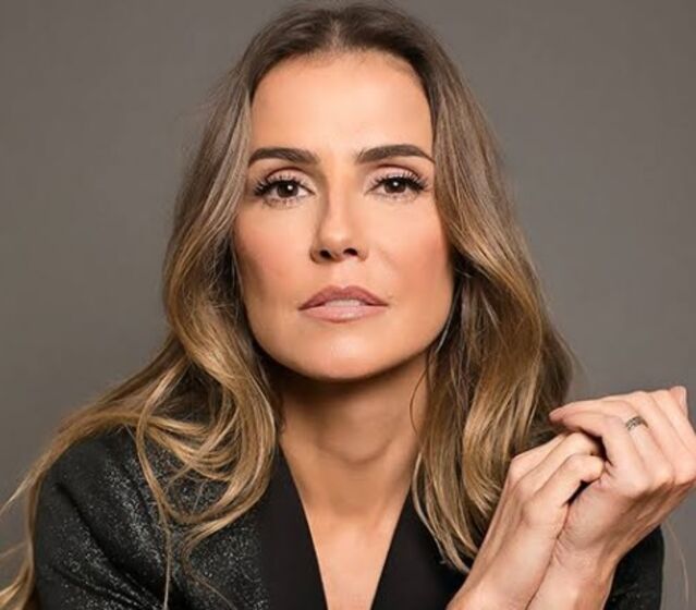 Deborah Secco 