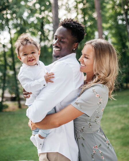 É na Rússia que o jogador tem vivido o amor ao lado da mulher, Sanne Lopes, e do filho, Kaï, de um ano.