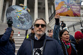 Joaquin Phoenix, Martin Sheen, atores, hollywood, Washington, manifestação, presos, meio ambiente