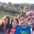 Gugu Liberato em família