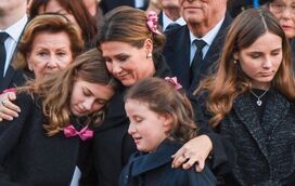 Emoção e lágrimas no adeus a Ari Behn, o pai das filhas da princesa Märtha Louise da Noruega 