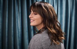 Jessica Athayde reclama do 'bumbum' e deixa recado aos homens