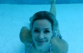 É um golfinho?! Não, é Luciana Abreu como nunca a viu a mergulhar de biquíni reduzido