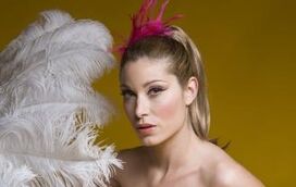 Envolta em polémica! Mostramos as fotos mais sensuais de Bastet, ex-mulher do guitarrista dos 'Xutos'