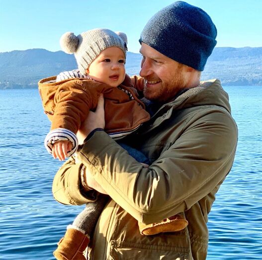 A nova fotografia de Harry e Archie no Canadá