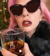 Lady Gaga de cabelo cor-de-rosa